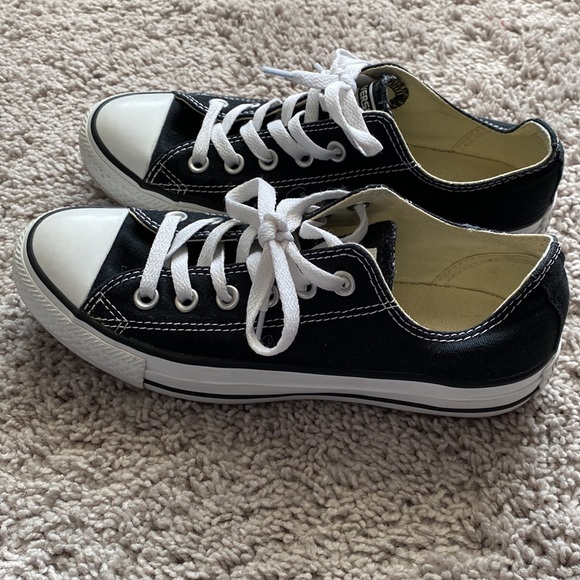 Chuck Taylor Converse - Picture 5 of 7